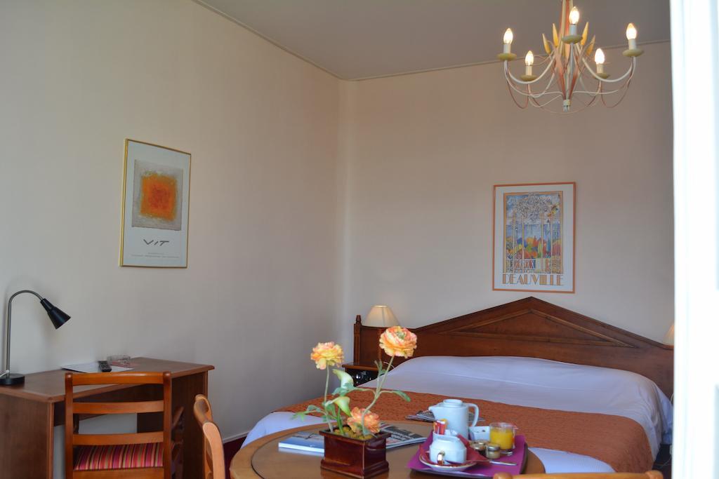 Marie Anne Hotel Deauville Buitenkant foto